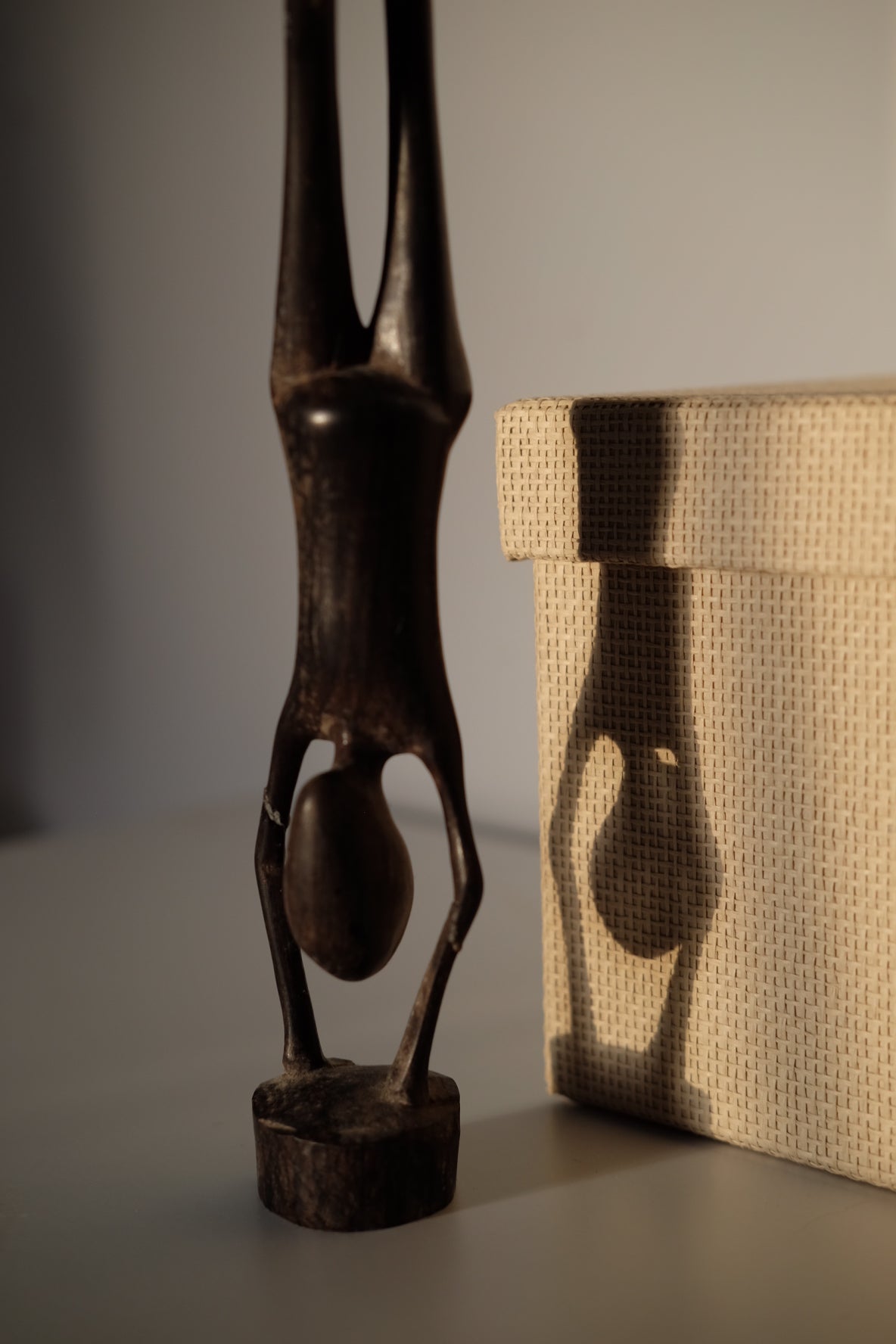 פסל אישה בתנוחת יוגה מעץ אפריקאי, פסל אישה עושה יוגה בצבע חום כהה עשוי מעץ, פריט דקורטיבי יפה ומיוחד,כלי בית וינטאג׳,פרטי נוי מיוחדים,אקססוריז לעיצוב בית,אקססוריז לבית אונליין,אקססוריז לבית יוקרתי,דברים יפים לבית,פריטי וינטאג למטבח,כלי בית וינטג׳,עיצוב בית יוקרתי,חנות עיצוב לבית,כלי בית מיוחדים ומעוצבים,אקססוריז יפים ומיוחדים לבית,עיצוב לבית מושלם עם סטייל,מוצרי הום סטיילינג וינטג׳,מבחר מוצרי וינטג׳ לבית