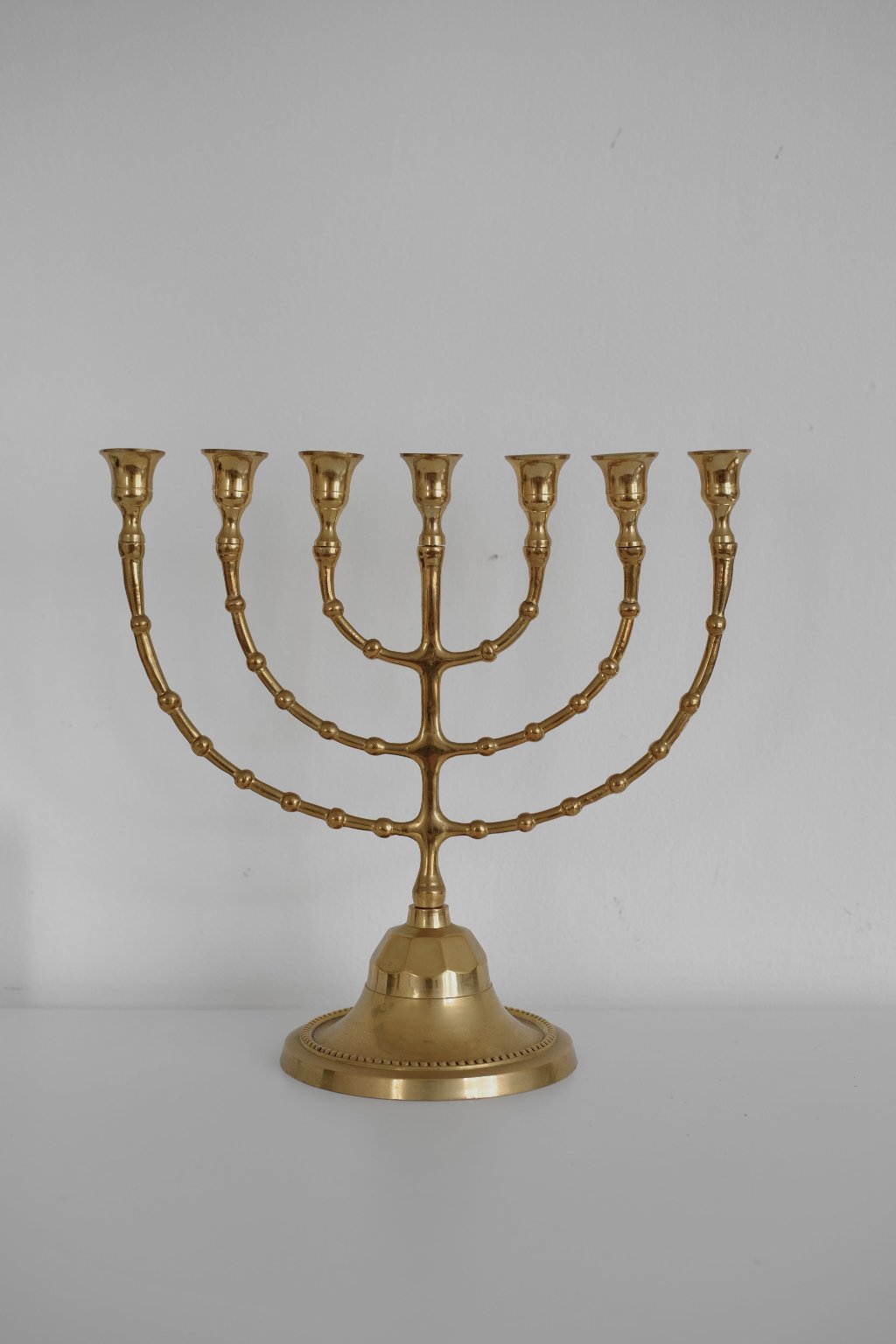 מנורת ירושלים נחושת פליז 7 קנים,מנורה מעוצבת- יהודית יודאיקה- המנורה של בית המקדש, הסמל היהודי החשוב ביותר - מנורה לסמל מנורת המקדש 7 קנים ממתכת